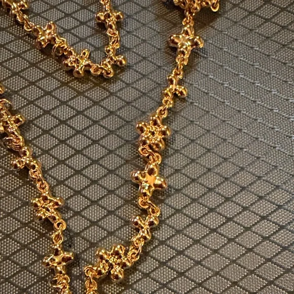 Elegant Gold Cross Necklace - Picture 4 of 5